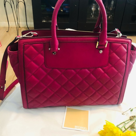 ❤️SOLD❤️🎉🎉🎉HOST PICK💕💕🎉🎉Michael Kors Selma Quilted Satchel Pink - Picture 6 of 16